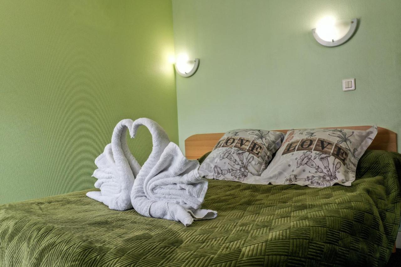 Hotel Le Pommeil Guéret Buitenkant foto