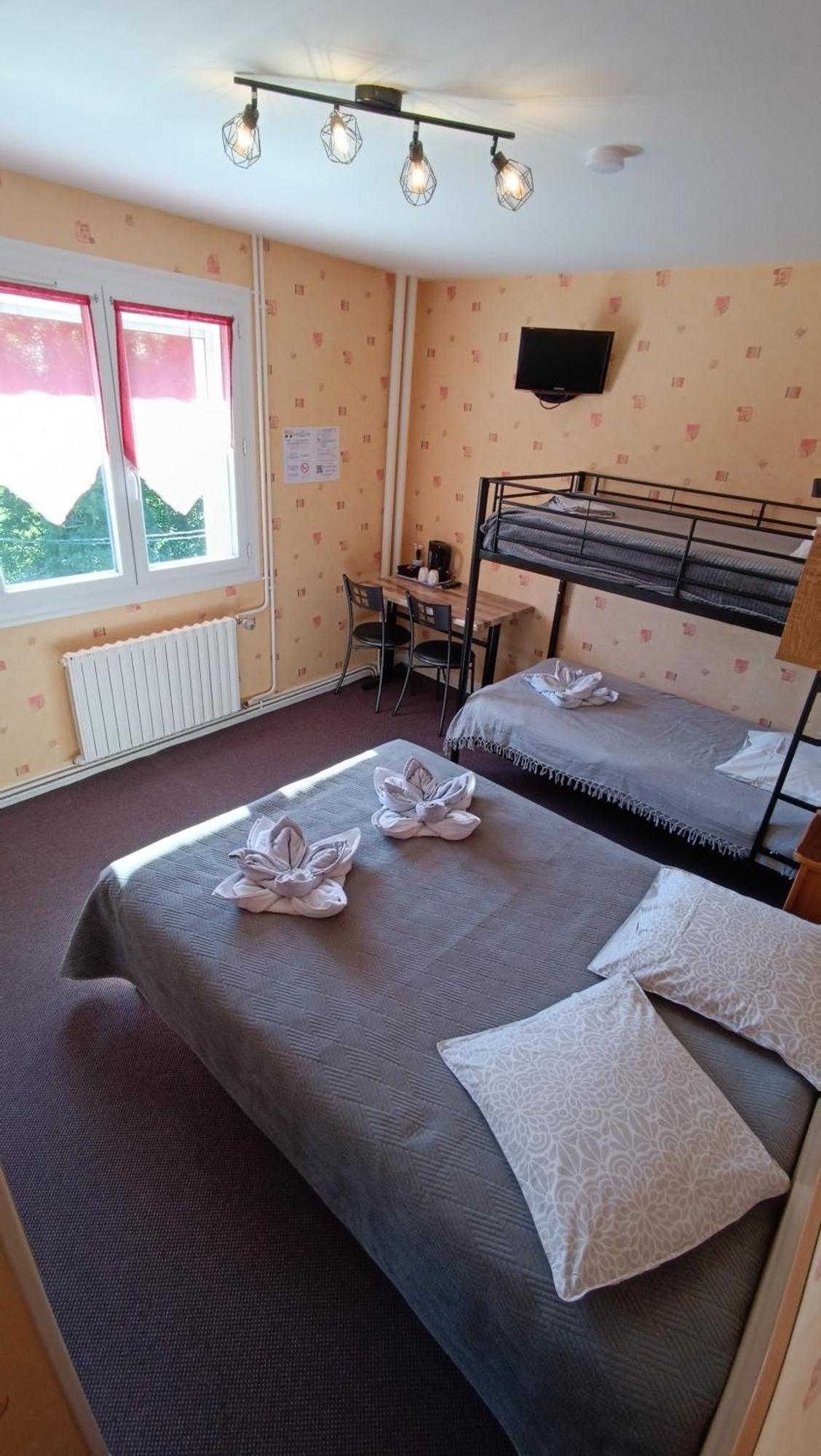 Hotel Le Pommeil Guéret Buitenkant foto