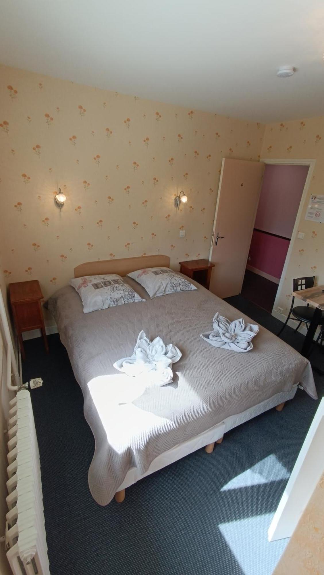 Hotel Le Pommeil Guéret Buitenkant foto